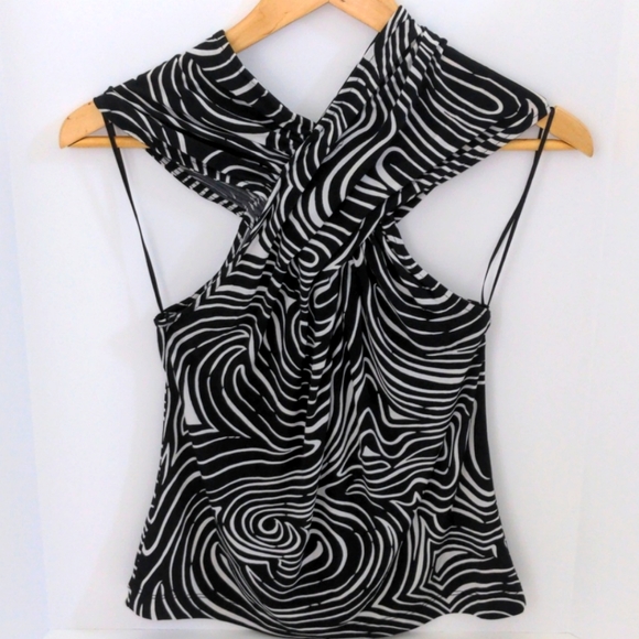 2/$11 or 3/$15 ♦️ Limited Criss-Cross Black & White Blous - Size XS - Picture 2 of 5